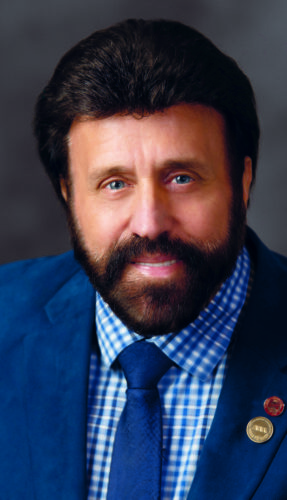 Trump awards national honor to Valley businessman